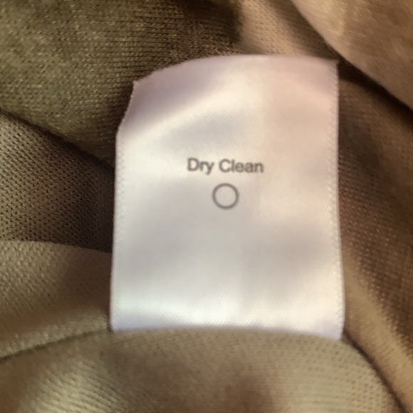 Coldwater Creek short sleeve multi color dress. Zip back. Size 6 - Picture 8 of 8